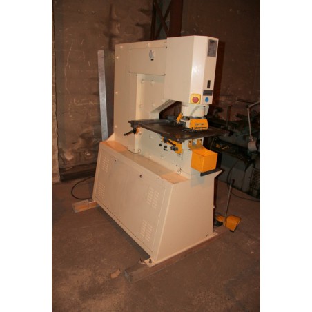 Poinçonneuse hydraulique GEKA PUMA 55 occasion 