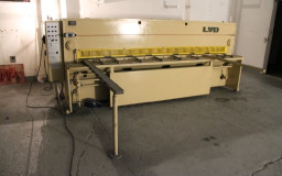 Cisaille guillotine Hydraulique LVD occasion