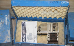 Unités de poinconnage et outils autonomes TECHNAL SCHUCO occasion