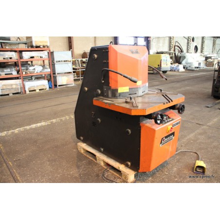 Encocheuse hydraulique AMADA versa 204  angle variable occasion 