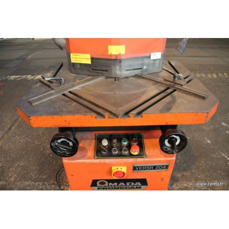 Encocheuse hydraulique AMADA versa 204  angle variable occasion 