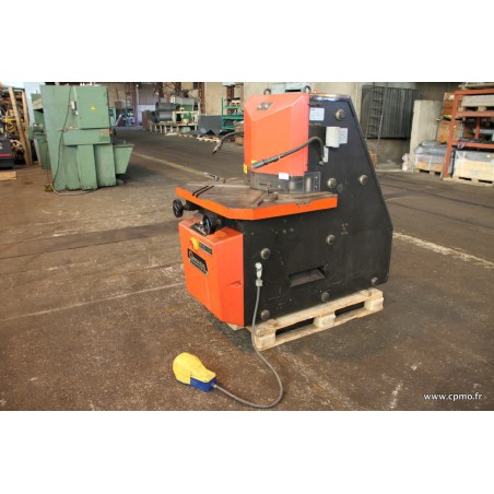Encocheuse hydraulique AMADA versa 204  angle variable occasion 