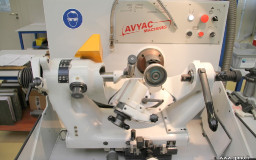 Affûteuse manuelle de forets AVYAC 3P32 occasion