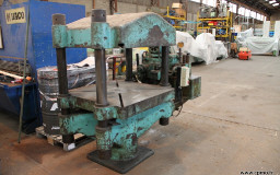Presse à arcade hydraulique 4 colonnes SCHEUMANN et WOLF occasion