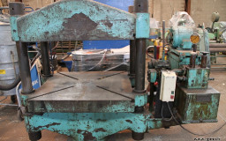 Presse à arcade hydraulique 4 colonnes SCHEUMANN et WOLF occasion