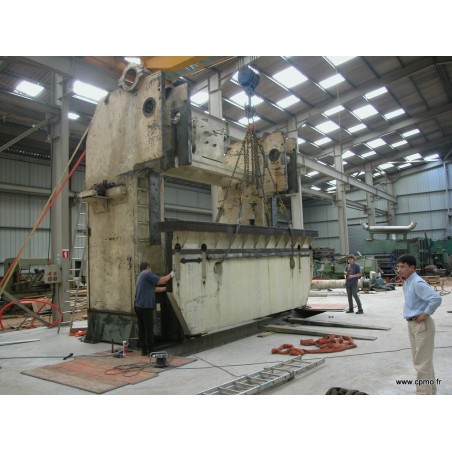 Réparation d'une presse-plieuse 6000 x 1000 tonnes
