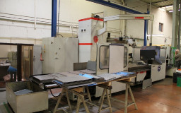 Fraiseuse à banc fixe Huron SXB 833 occasion