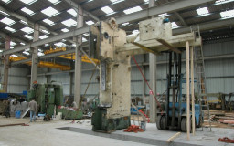 Réparation d'une presse-plieuse 6000 x 1000 tonnes