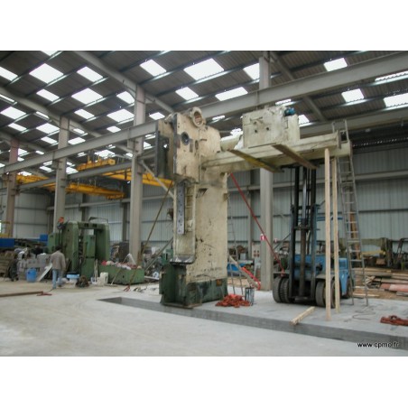 Réparation d'une presse-plieuse 6000 x 1000 tonnes