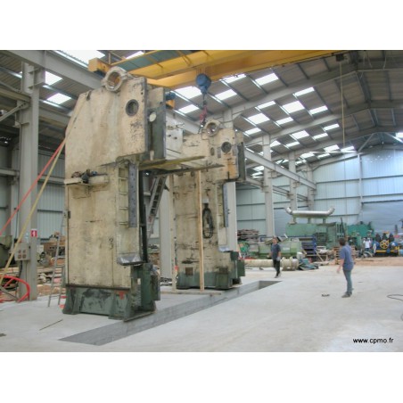Réparation d'une presse-plieuse 6000 x 1000 tonnes