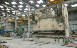 Réparation d'une presse-plieuse 6000 x 1000 tonnes