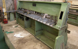Révision d'une cisaille guillotine hydraulique