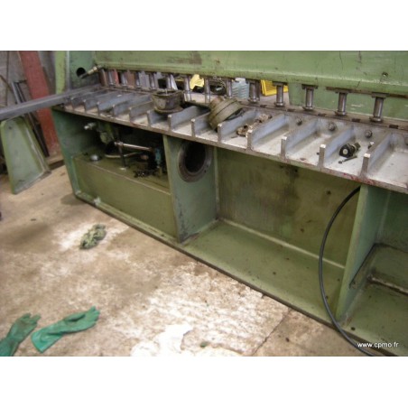 Révision d'une cisaille guillotine hydraulique