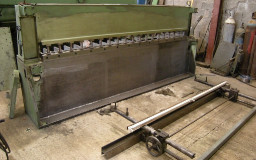 Révision d'une cisaille guillotine hydraulique