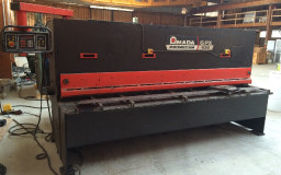 Cisaille guillotine Hydraulique LVD occasion