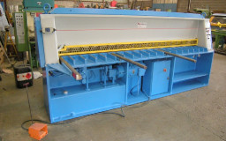 Révision d'une cisaille guillotine hydraulique