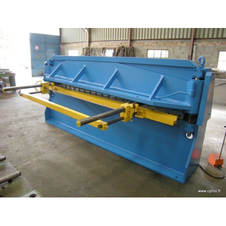 Révision d'une cisaille guillotine hydraulique