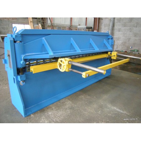 Révision d'une cisaille guillotine hydraulique
