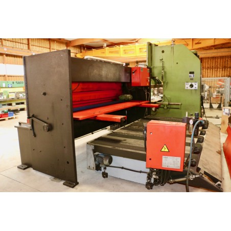 Cisaille guillotine Hydraulique LVD occasion
