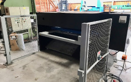 Cisaille guillotine Hydraulique LVD occasion