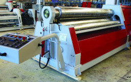 Rouleuse-croqueuse hydraulique AKYAPAK