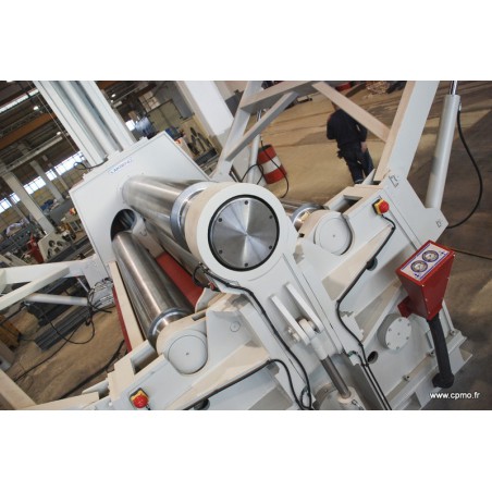 Rouleuse-croqueuse hydraulique AKYAPAK
