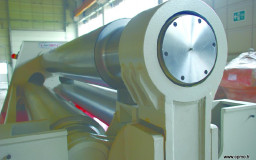 Rouleuse-croqueuse hydraulique AKYAPAK