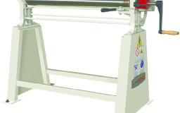 Rouleuse-croqueuse hydraulique AKYAPAK