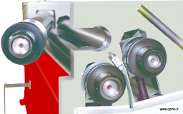 Rouleuse-croqueuse hydraulique AKYAPAK