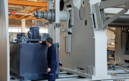 Rouleuse-croqueuse hydraulique AKYAPAK