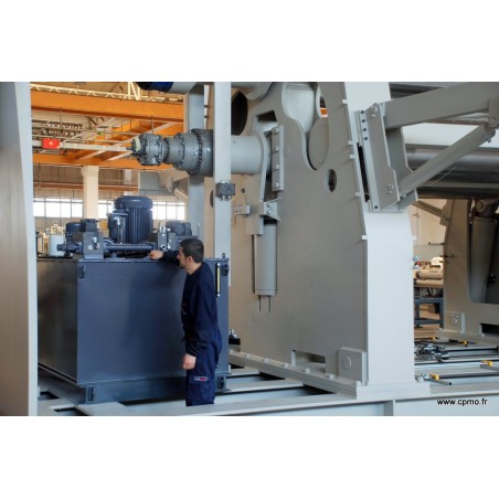Rouleuse-croqueuse hydraulique AKYAPAK